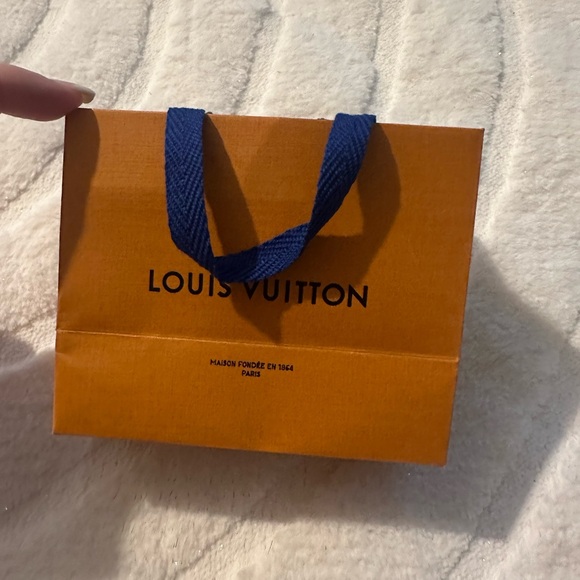 Louis Vuitton Samples - Picture 3 of 3